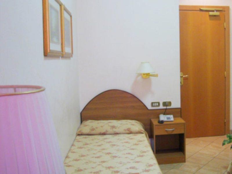 Hotel Resi Roma Exterior foto